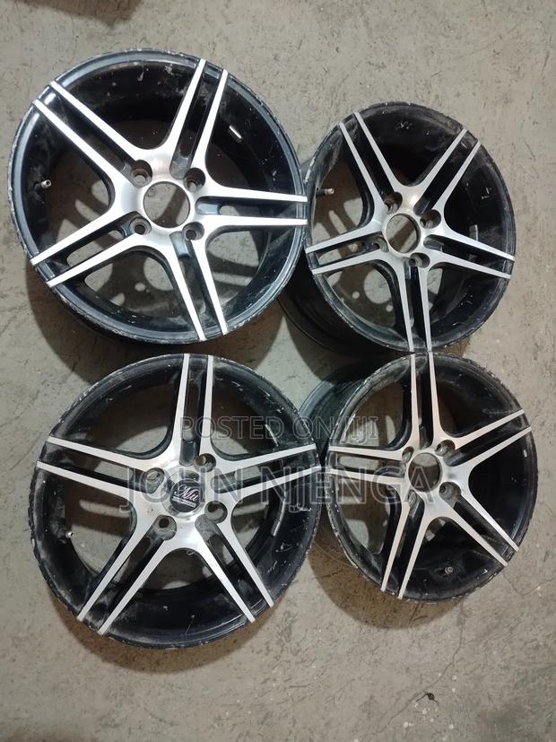 4 Holes 14" Rims.