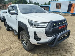 Toyota Hilux Revo Double Cab Deisel 2.4 AWD 2020 White