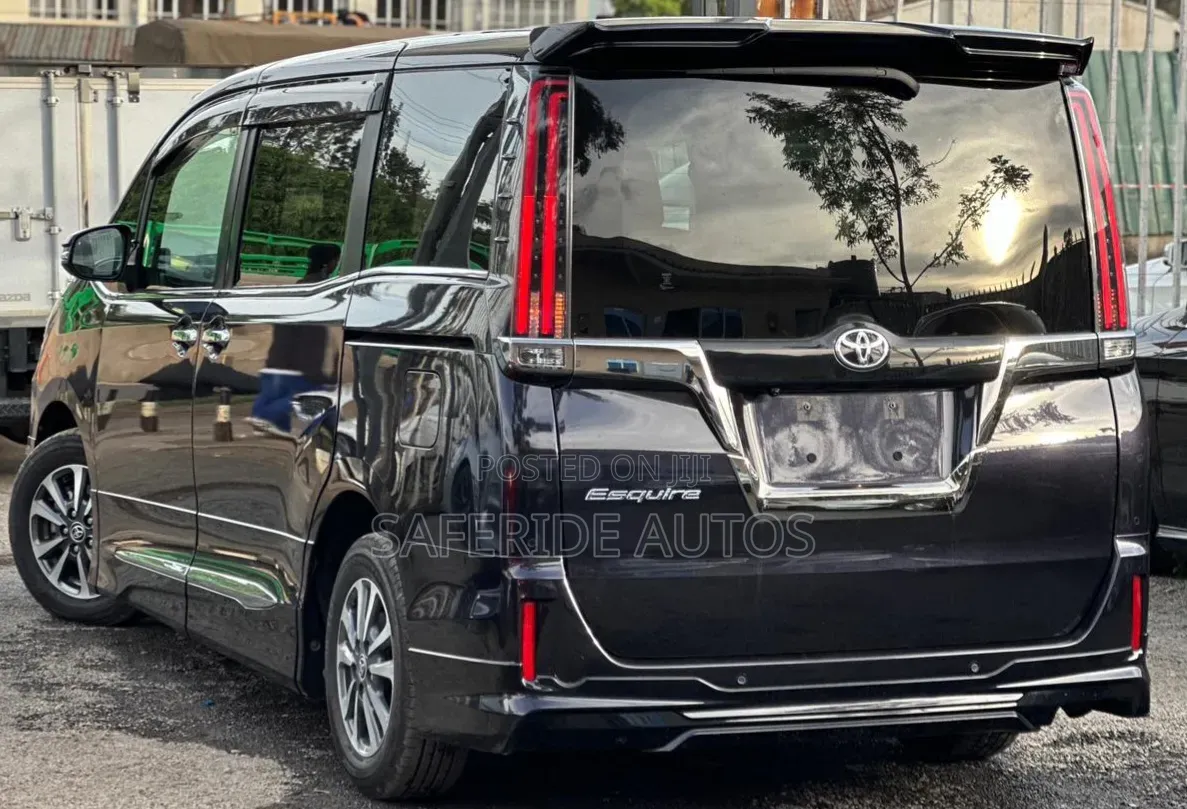 Toyota Esquire 2020 Black
