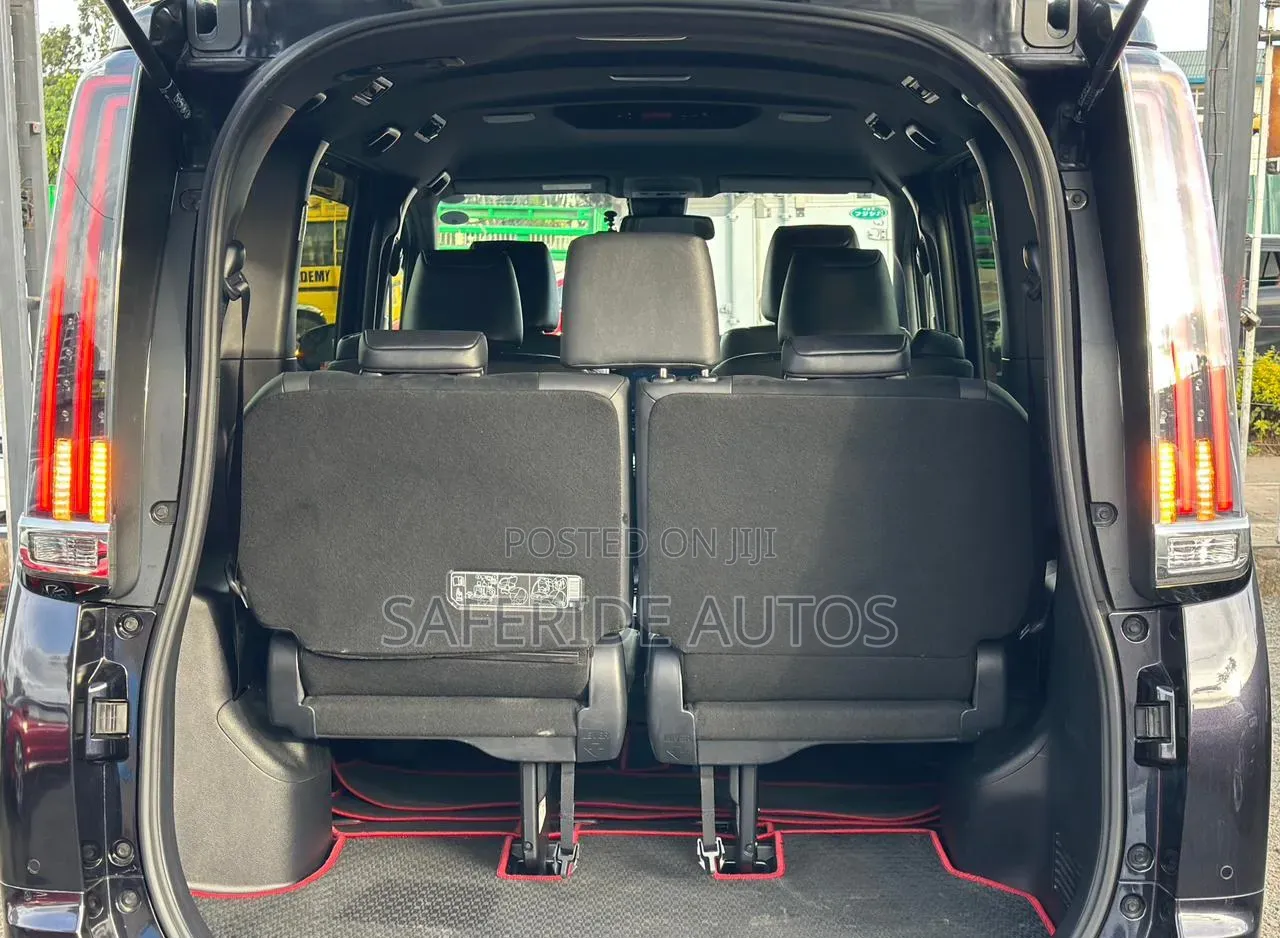Toyota Esquire 2020 Black