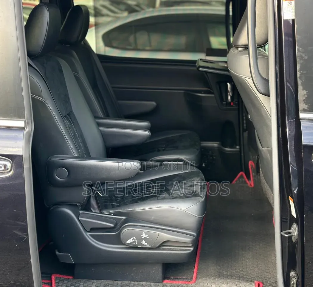 Toyota Esquire 2020 Black