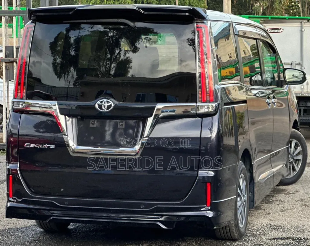 Toyota Esquire 2020 Black