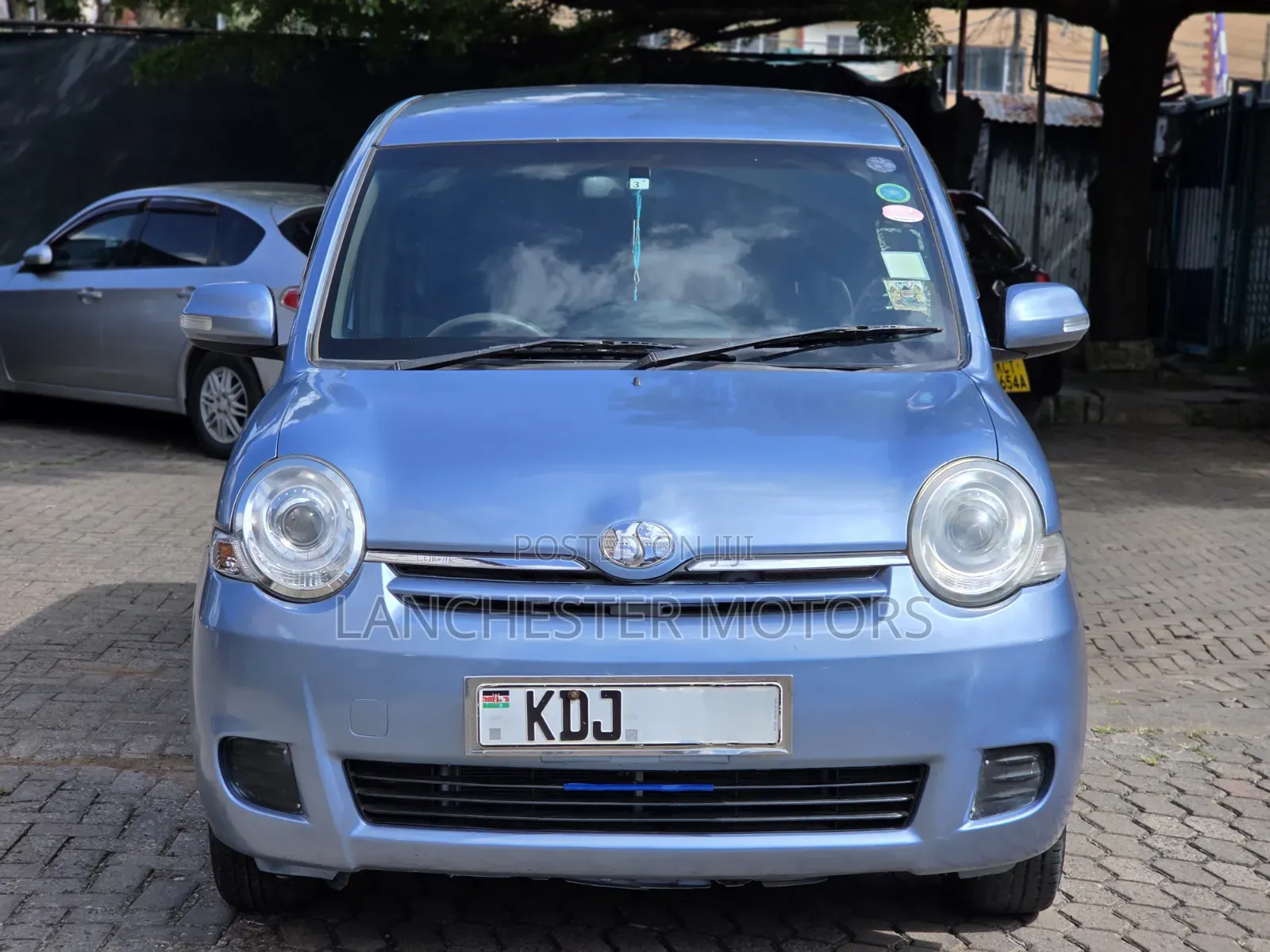 Toyota Sienta 2015 Blue