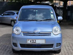 Toyota Sienta 2015 Blue