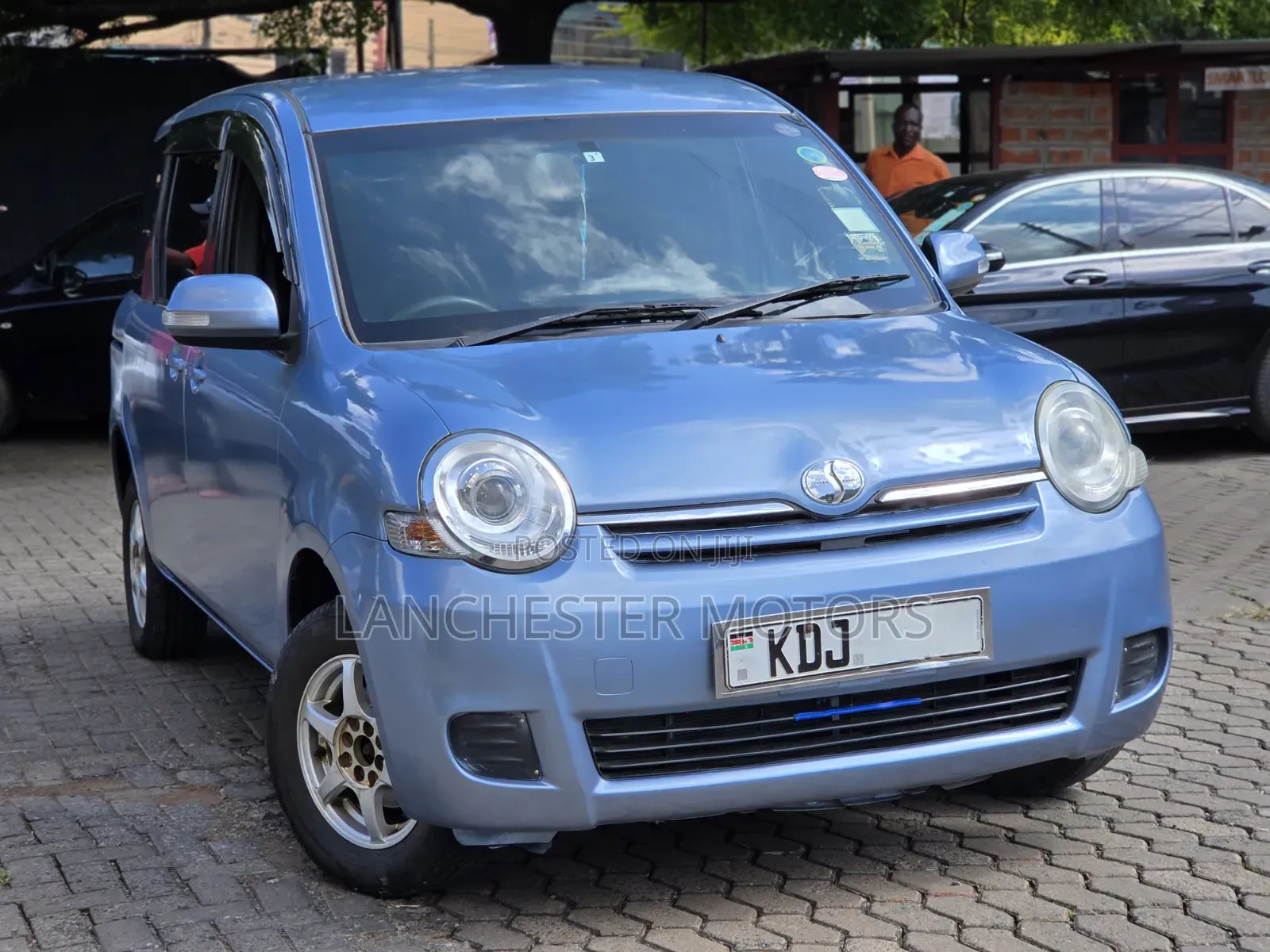 Toyota Sienta 2015 Blue