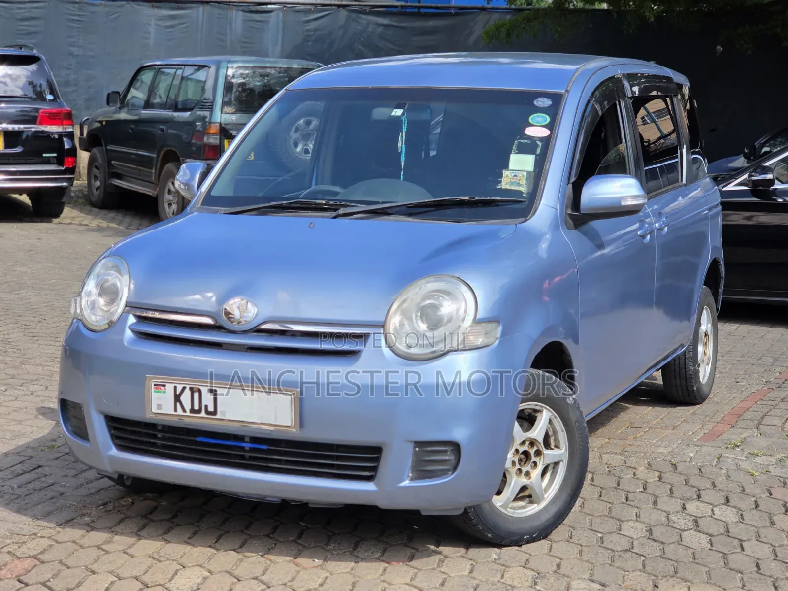 Toyota Sienta 2015 Blue