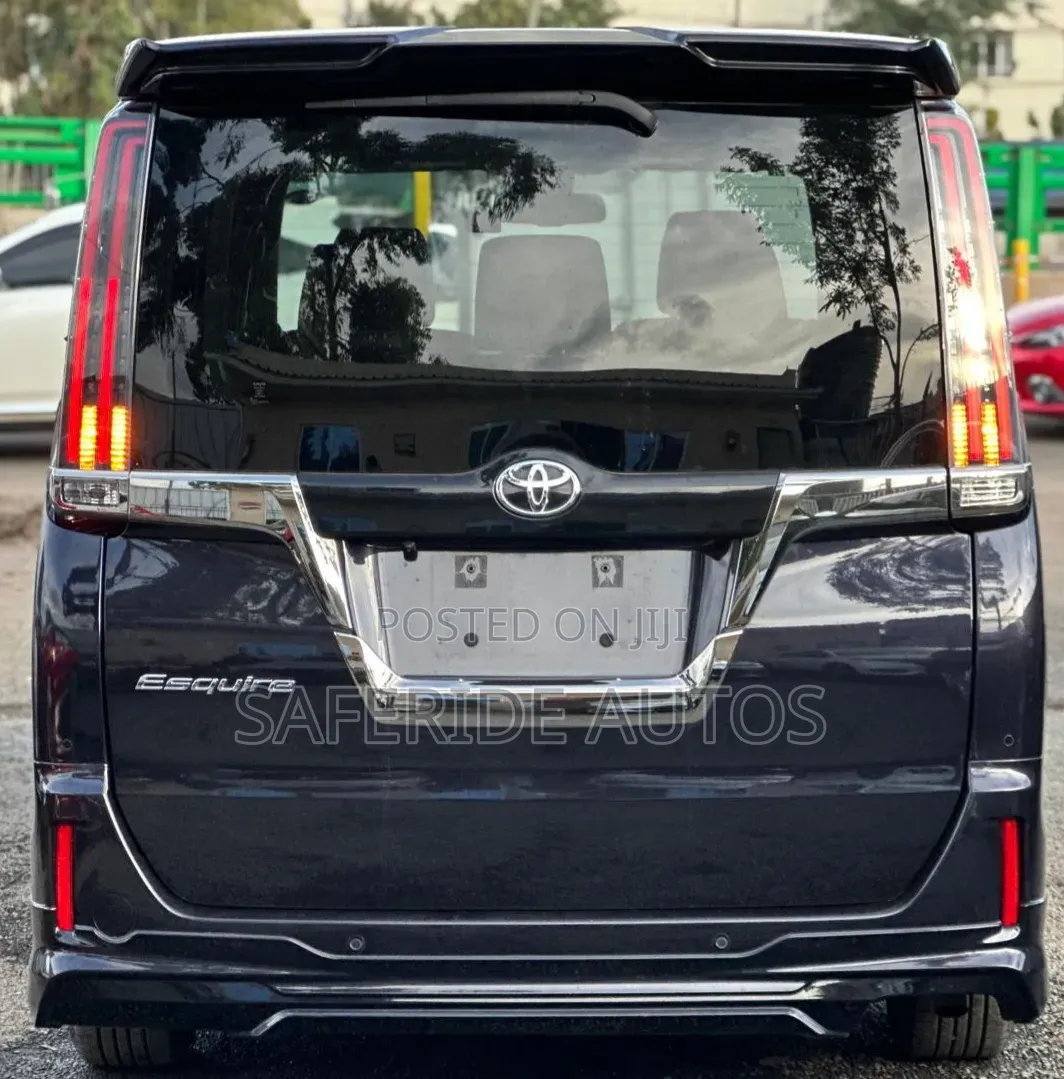 Toyota Esquire 2020 Black