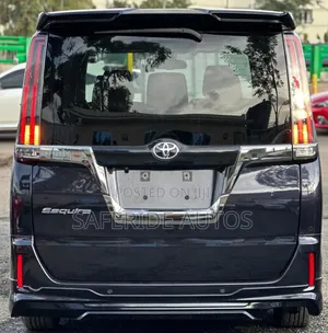 Toyota Esquire 2020 Black