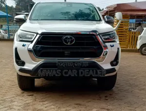 Toyota Hilux 2020 White