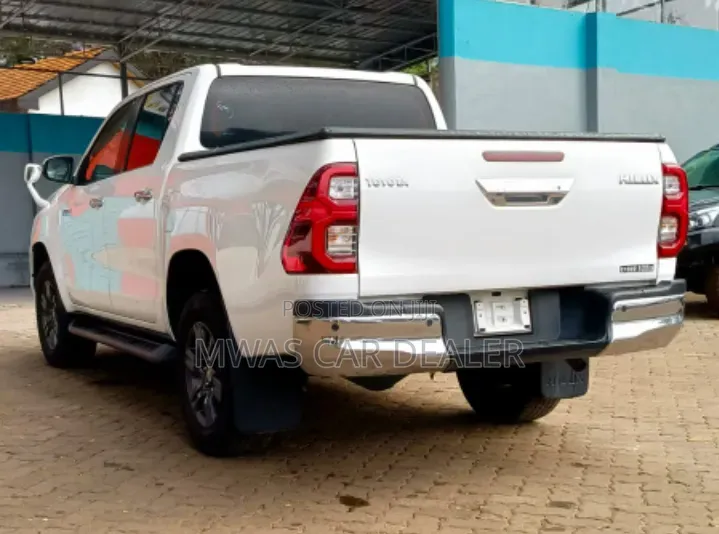 Toyota Hilux 2020 White