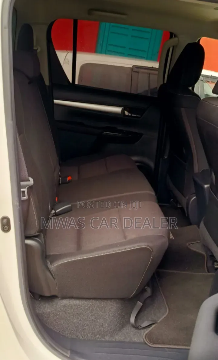 Toyota Hilux 2020 White