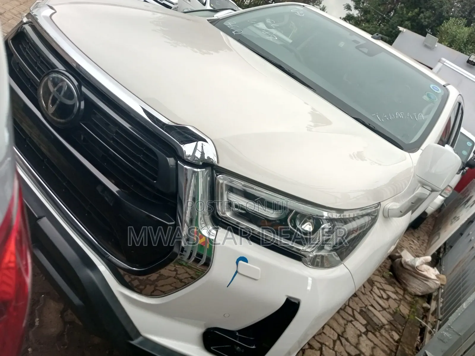 Toyota Hilux 2020 White