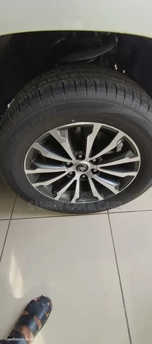 Toyota Land Cruiser Prado 2019 White