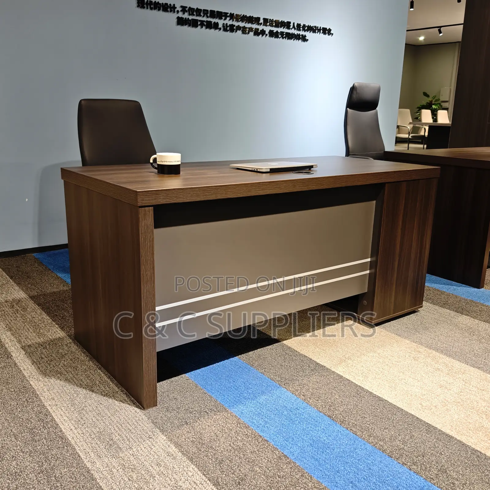 1.6 Meters Executive Office Desk With Fixed Drawers