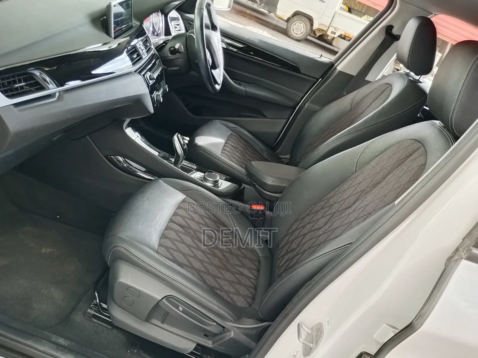 BMW X1 xDrive28i AWD 2019 Pearl