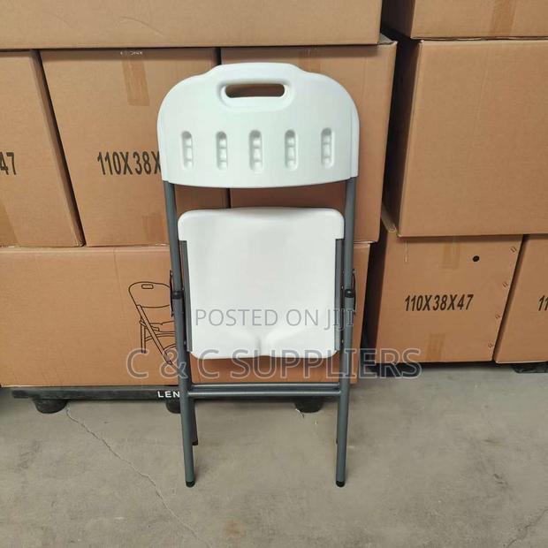 Foldable Plastic Chair - thumbnail 2