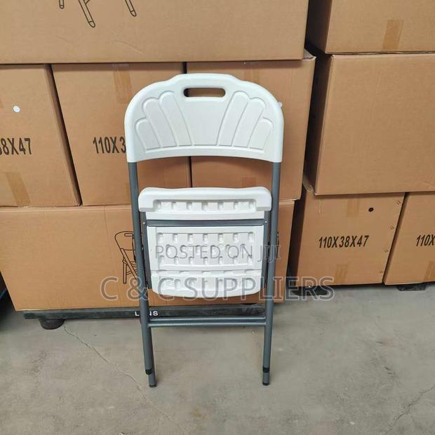 Foldable Plastic Chair - thumbnail 5