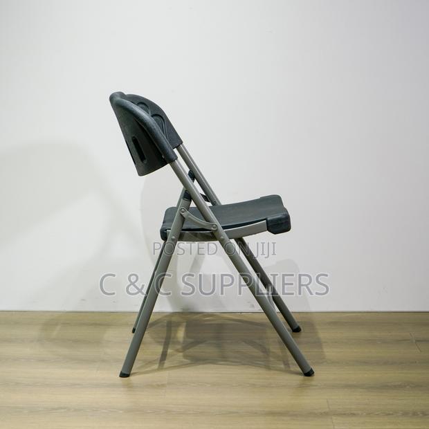Foldable Plastic Chair - thumbnail 10