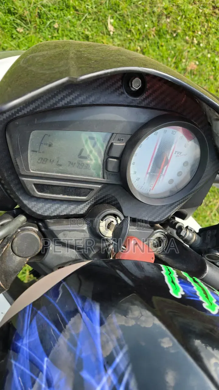 New TVS HLX Plus ES 2025 Red