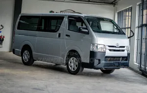 Toyota HiAce 2018 Silver
