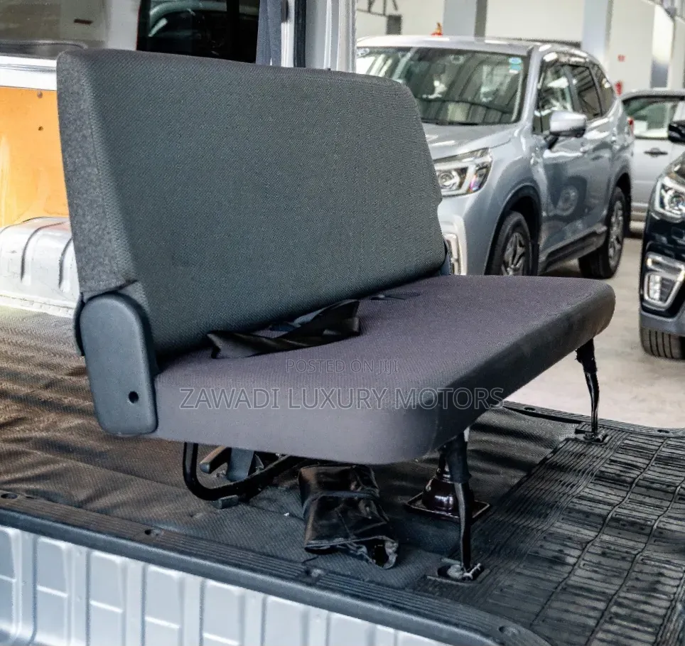Toyota HiAce 2018 Silver