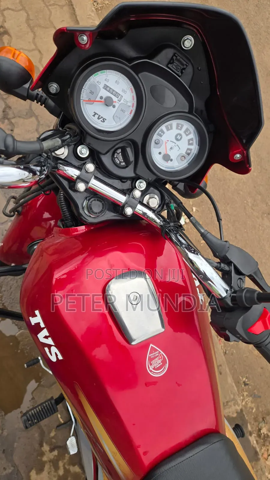 New TVS HLX Plus ES 2025 Red