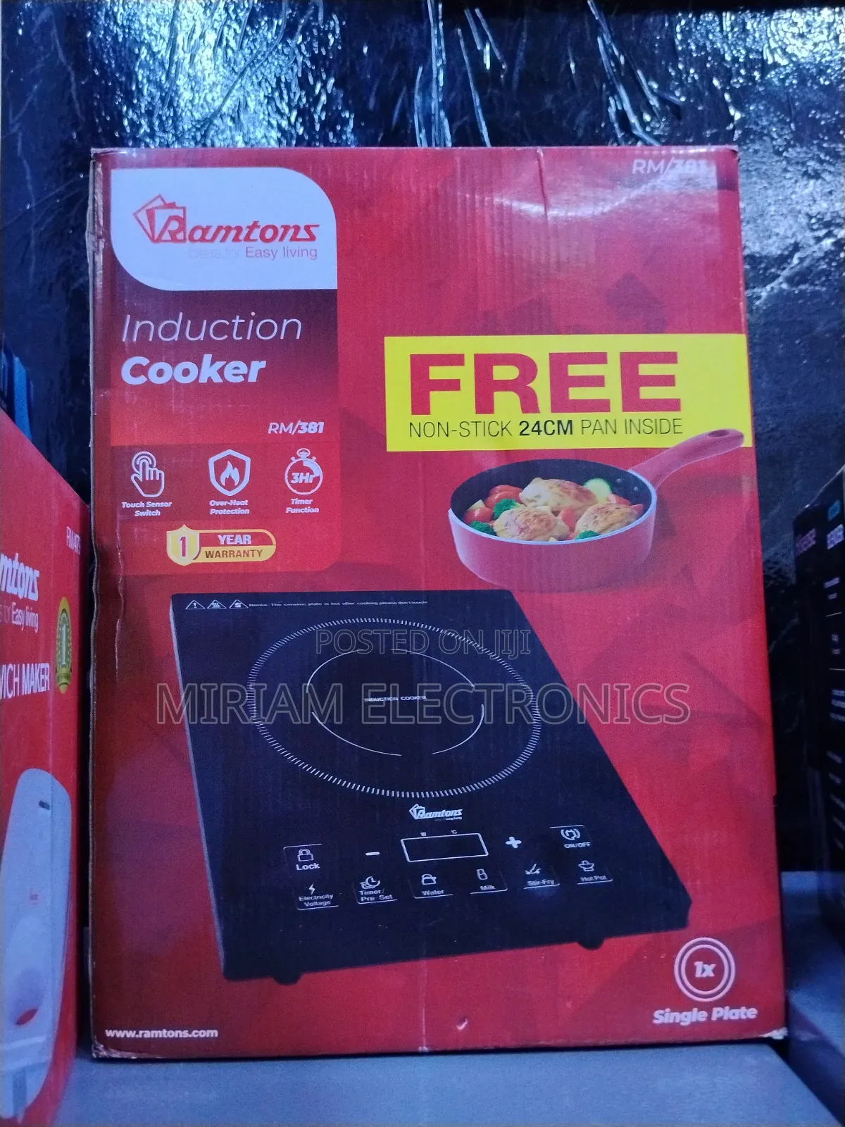 Induction Cooker +Free Non Stick 24 Cm Pan Inside Black- Rm/381