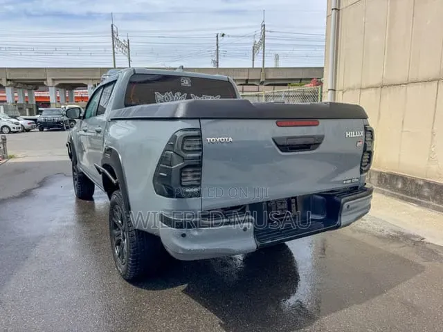 Toyota Hilux 2022 Silver