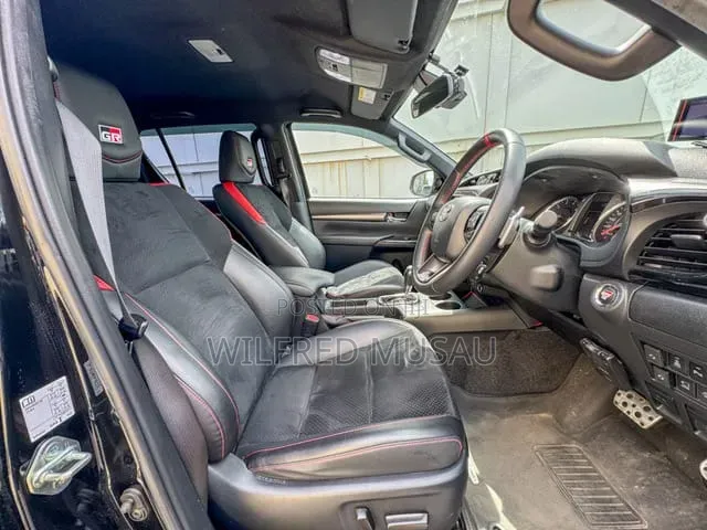 Toyota Hilux 2022 Silver