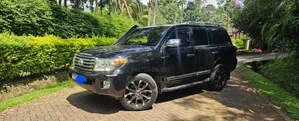 Toyota Land Cruiser 4.6 V8 GX-R 2013 Black