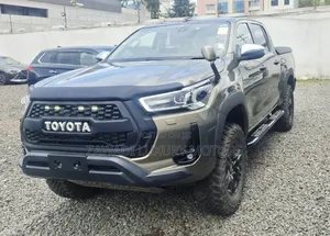 Toyota Hilux Revo Double Cab Deisel 2.4 AWD 2022 Brown