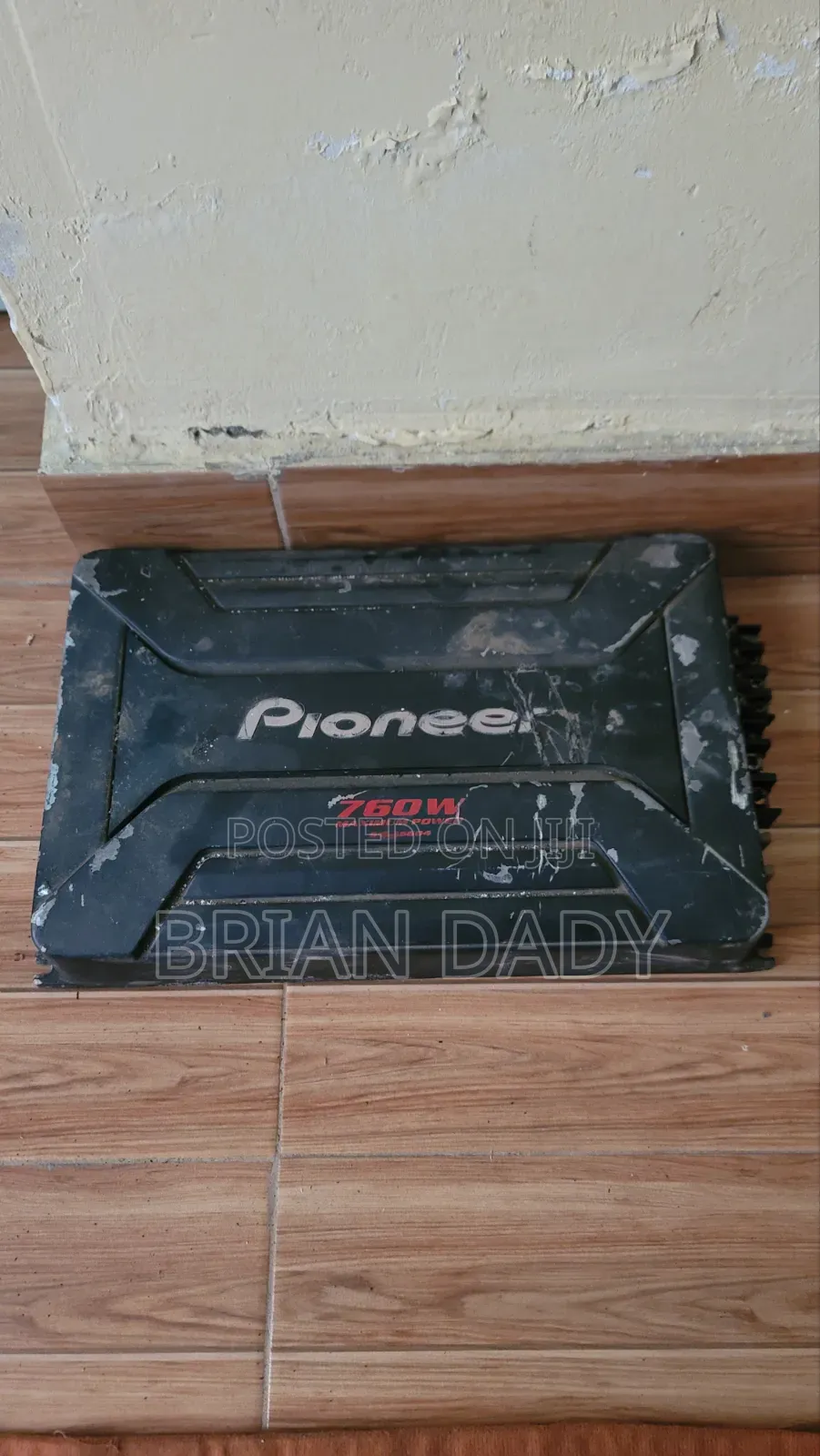 Selling a Car Booster 750 Watts,Equalizer, Radio and a Bass Speaker
