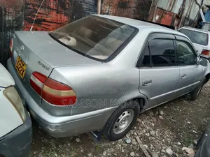 Toyota Corolla 1999 Silver