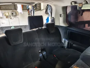 Toyota Voxy 2013 Silver