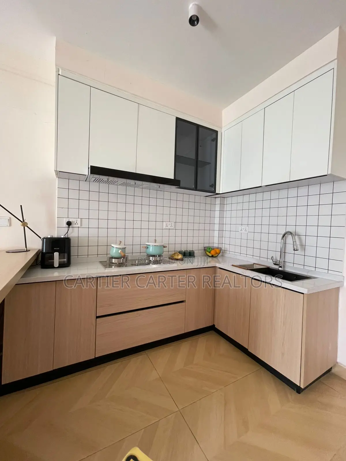 3bdrm Apartment in Gateway Mall Area for sale