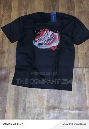 Quality Casual Cotton Designer Glitter T Shirts Available