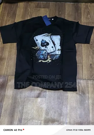 Quality Casual Cotton Designer Glitter T Shirts Available