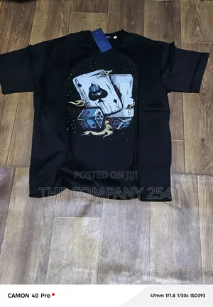 Quality Casual Cotton Designer Glitter T Shirts Available