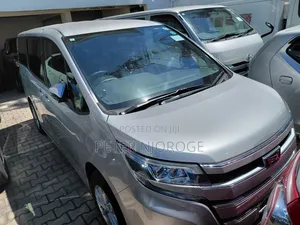 Toyota Noah 2019 Silver