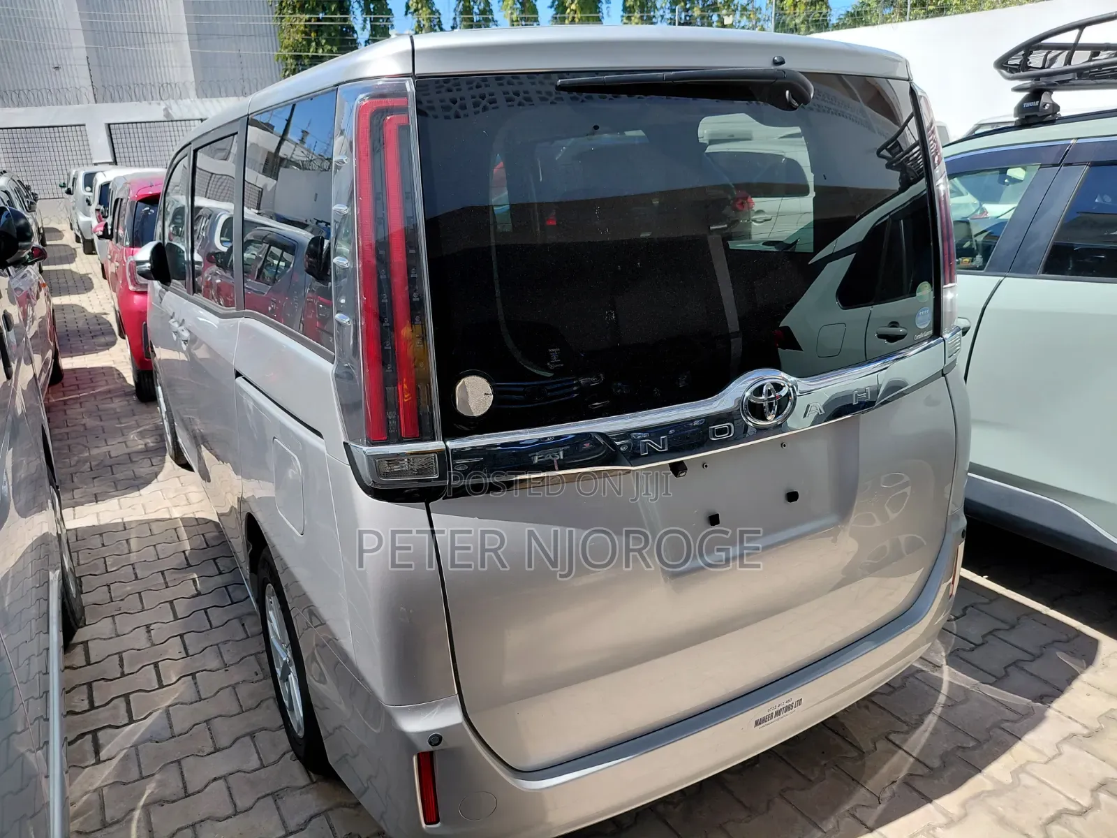Toyota Noah 2019 Silver