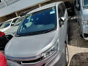Toyota Noah 2019 Silver
