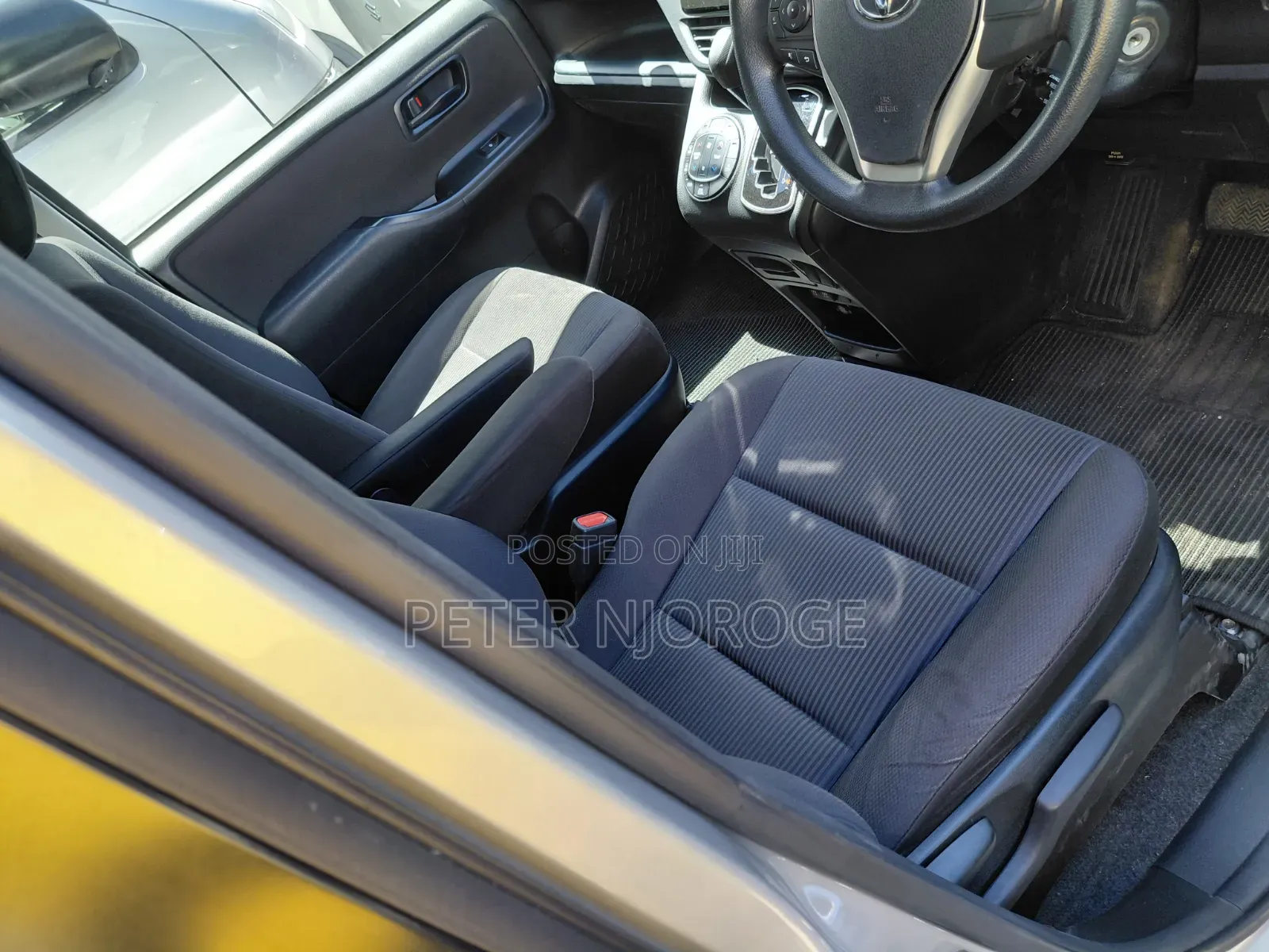 Toyota Noah 2019 Silver