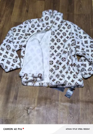 Quality Casual Lv Designer Fleech Zipper Woollen Sweaters