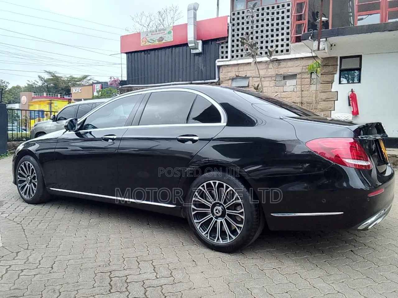 Mercedes-Benz E400 2017 Black