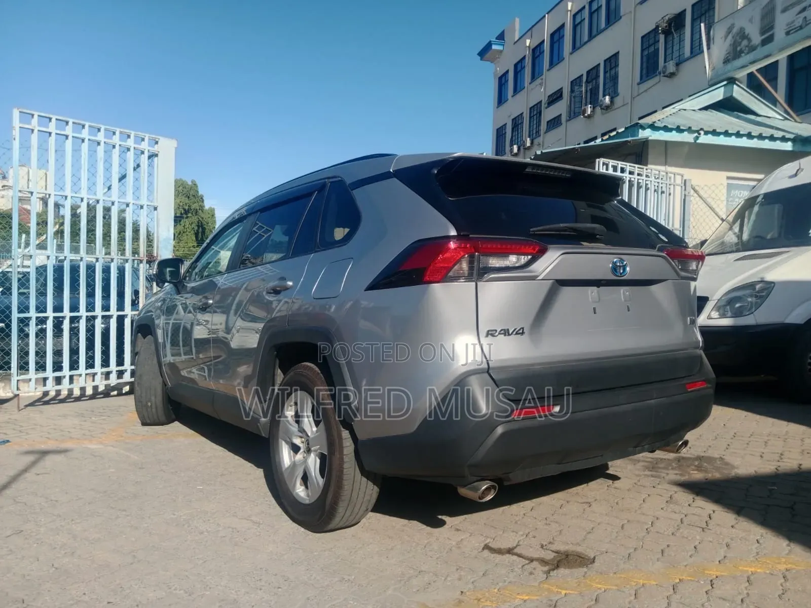 Toyota RAV4 Hybrid 2020 Silver