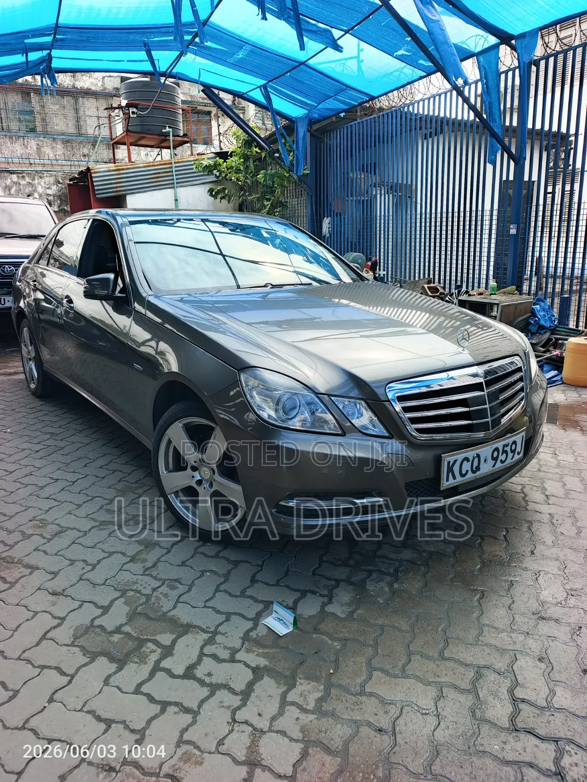 Mercedes-Benz E250 2013 Brown