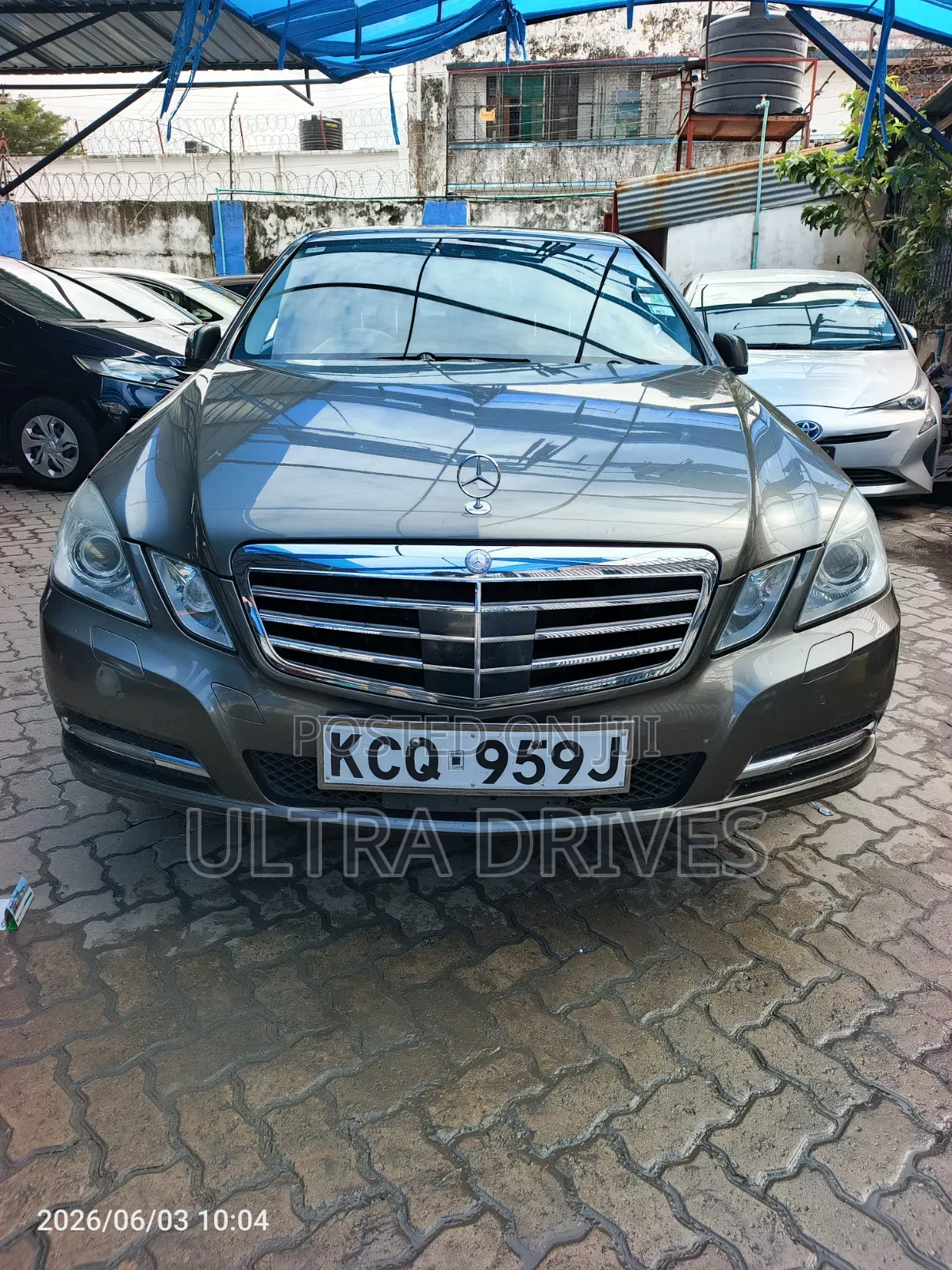 Mercedes-Benz E250 2013 Brown