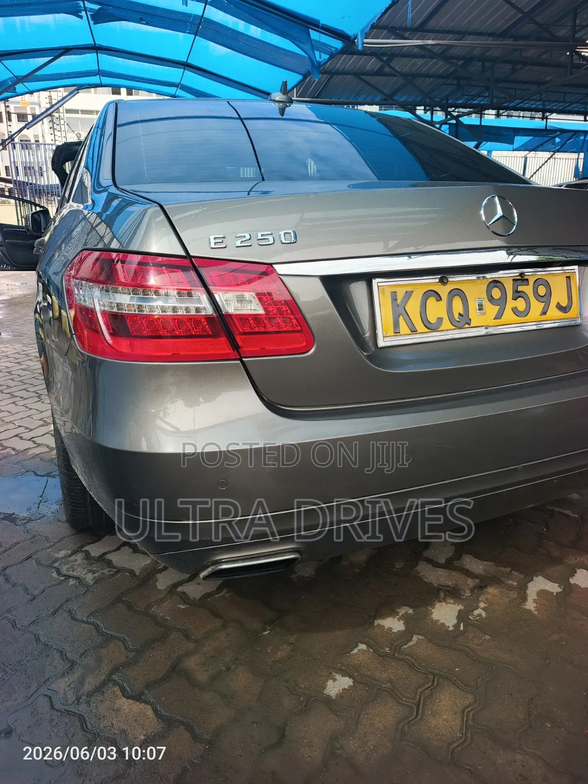 Mercedes-Benz E250 2013 Brown