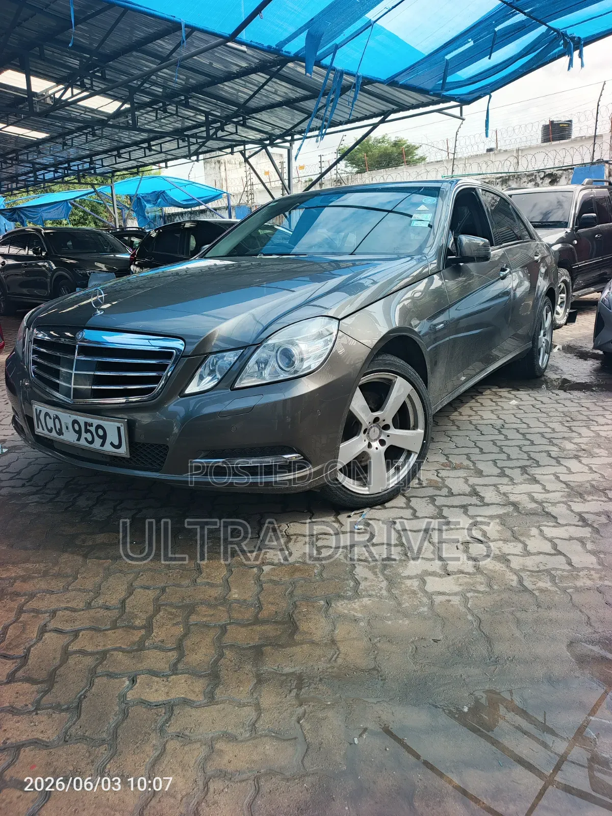 Mercedes-Benz E250 2013 Brown