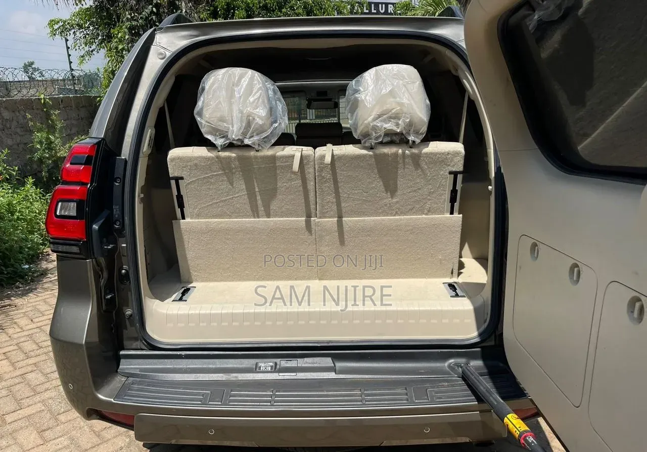 Toyota Land Cruiser Prado 2.7 2018 Gray